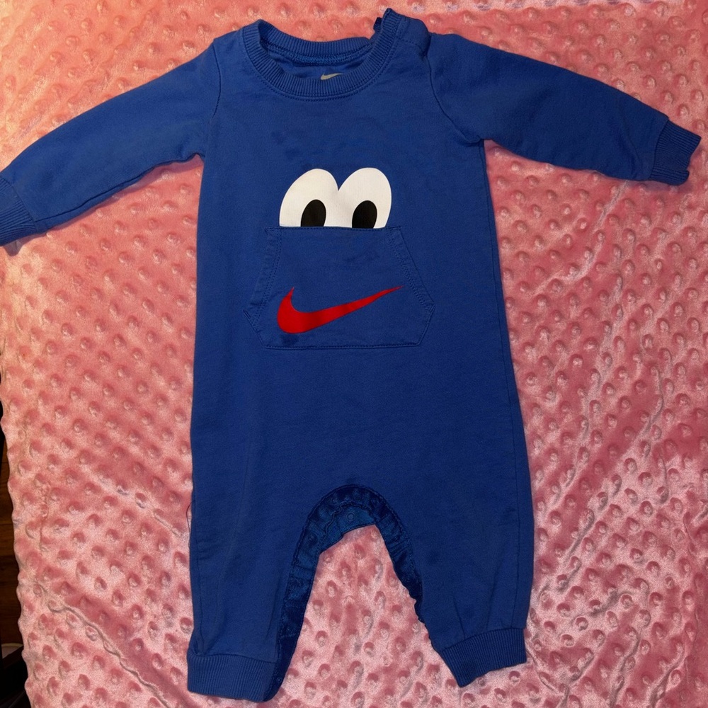 Nike baby